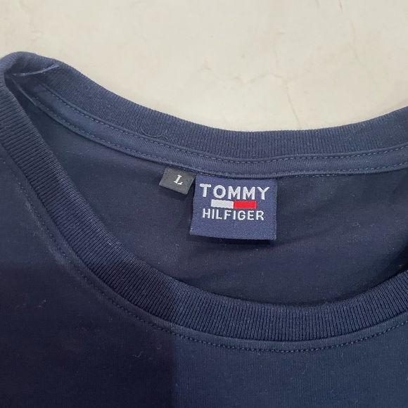 Tommy Hilfiger navy t shirt - Picture 5 of 7